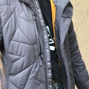 ⛷️🏂🎿. North Face Hopded Jacket  SZ Sm.  ❄️⛄️❄️in perfect condition